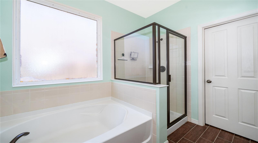 ORLANDO, Florida 32836, 4 Bedrooms Bedrooms, ,2 BathroomsBathrooms,Residential,For Sale,WAKEWORTH,0,MFRO6410775