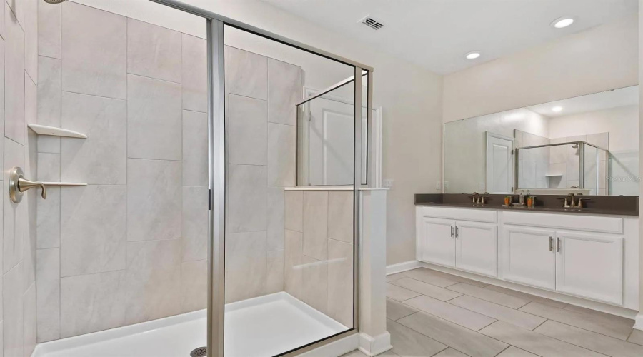 KISSIMMEE, Florida 34746, 8 Bedrooms Bedrooms, ,5 BathroomsBathrooms,Residential,For Sale,BOOKMARK,0,MFRO6405337