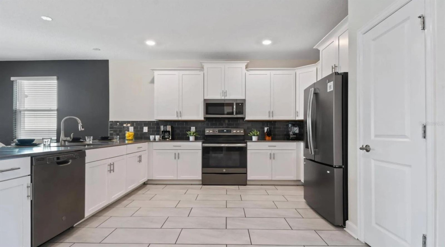 KISSIMMEE, Florida 34746, 8 Bedrooms Bedrooms, ,5 BathroomsBathrooms,Residential,For Sale,BOOKMARK,0,MFRO6405337