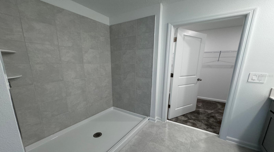 DAVENPORT, Florida 33837, 4 Bedrooms Bedrooms, ,2 BathroomsBathrooms,Residential,For Sale,WATERFALL,0,MFRO6411612