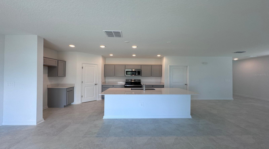 DAVENPORT, Florida 33837, 4 Bedrooms Bedrooms, ,2 BathroomsBathrooms,Residential,For Sale,WATERFALL,0,MFRO6411612