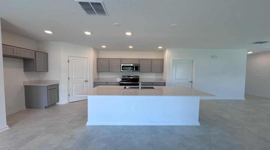 DAVENPORT, Florida 33837, 4 Bedrooms Bedrooms, ,2 BathroomsBathrooms,Residential,For Sale,WATERFALL,0,MFRO6411612