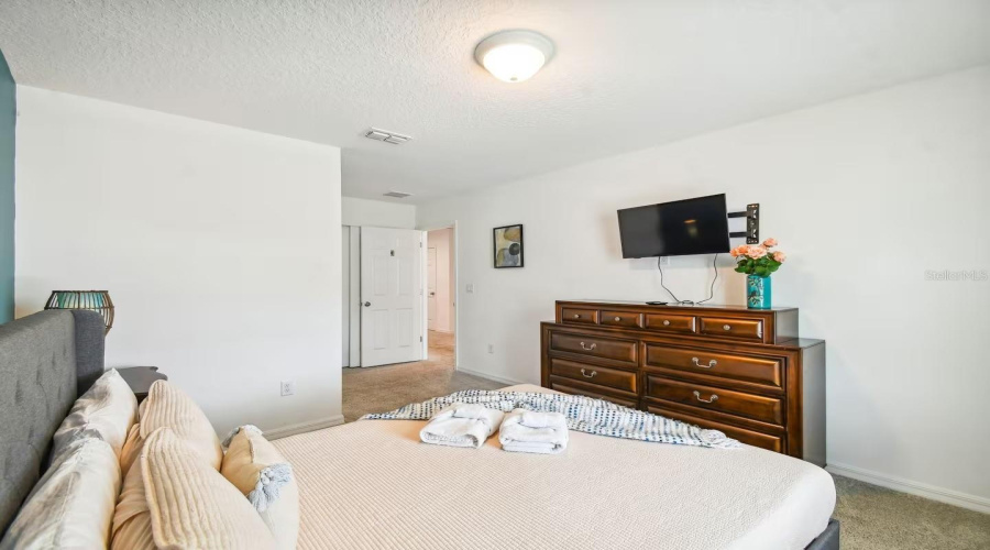 KISSIMMEE, Florida 34747, 7 Bedrooms Bedrooms, ,6 BathroomsBathrooms,Residential,For Sale,AMELIA DOWNS,0,MFRO6411198