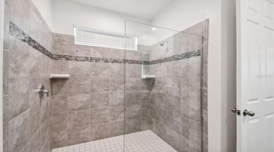 KISSIMMEE, Florida 34747, 7 Bedrooms Bedrooms, ,6 BathroomsBathrooms,Residential,For Sale,AMELIA DOWNS,0,MFRO6411198