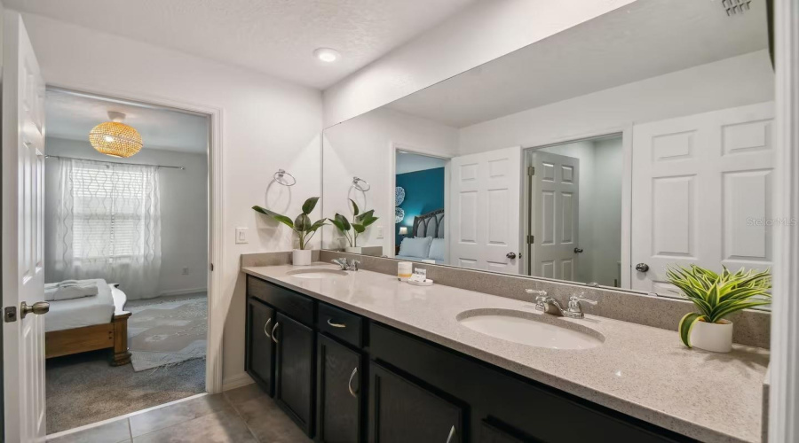 KISSIMMEE, Florida 34747, 7 Bedrooms Bedrooms, ,6 BathroomsBathrooms,Residential,For Sale,AMELIA DOWNS,0,MFRO6411198