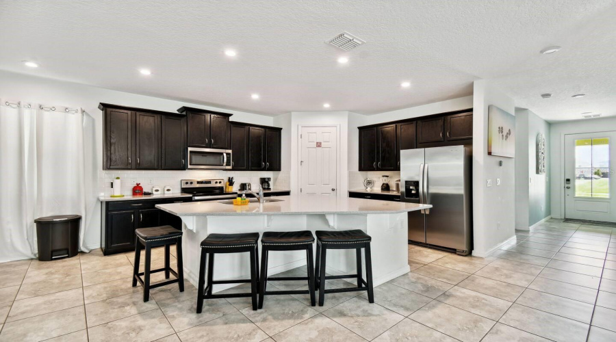KISSIMMEE, Florida 34747, 7 Bedrooms Bedrooms, ,6 BathroomsBathrooms,Residential,For Sale,AMELIA DOWNS,0,MFRO6411198