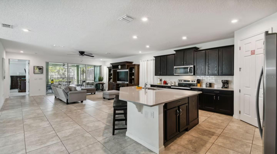 KISSIMMEE, Florida 34747, 7 Bedrooms Bedrooms, ,6 BathroomsBathrooms,Residential,For Sale,AMELIA DOWNS,0,MFRO6411198