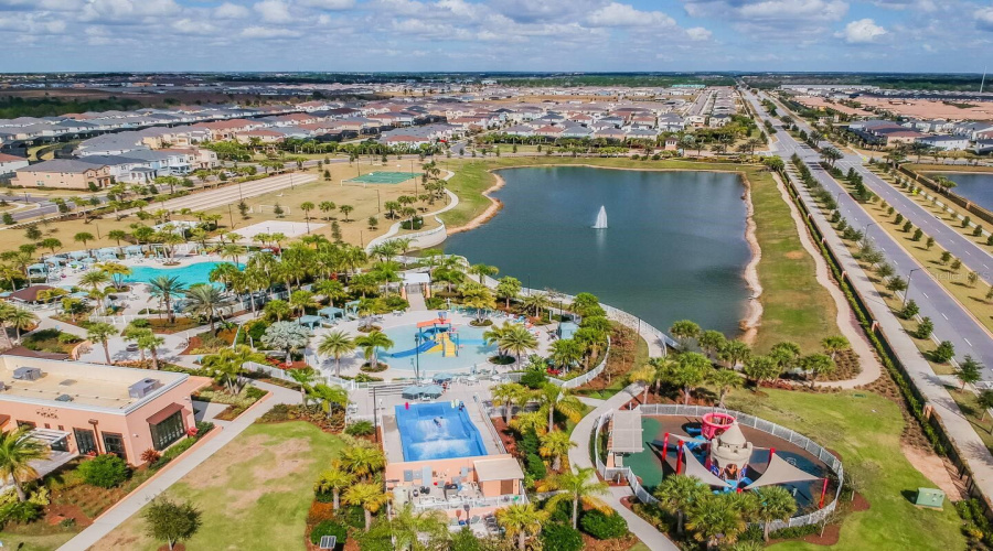 KISSIMMEE, Florida 34747, 7 Bedrooms Bedrooms, ,6 BathroomsBathrooms,Residential,For Sale,AMELIA DOWNS,0,MFRO6411198