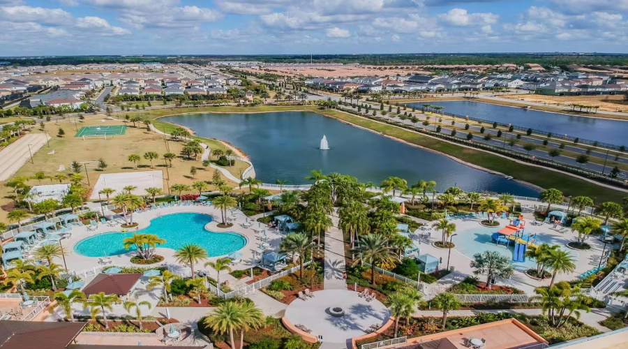 KISSIMMEE, Florida 34747, 7 Bedrooms Bedrooms, ,6 BathroomsBathrooms,Residential,For Sale,AMELIA DOWNS,0,MFRO6411198