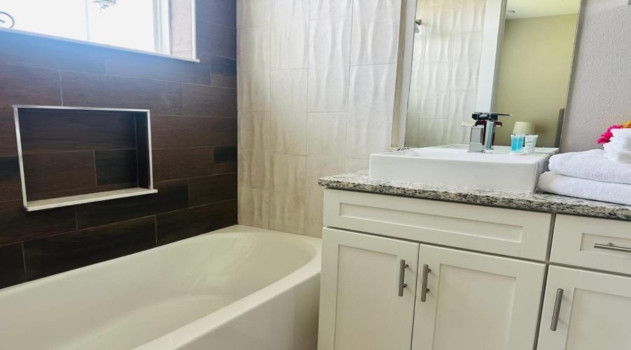 KISSIMMEE, Florida 34747, 4 Bedrooms Bedrooms, ,4 BathroomsBathrooms,Residential,For Sale,SUNNY DREAMS,0,MFRO6411224