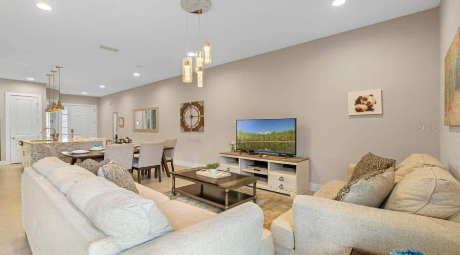 KISSIMMEE, Florida 34747, 4 Bedrooms Bedrooms, ,4 BathroomsBathrooms,Residential,For Sale,SUNNY DREAMS,0,MFRO6411224
