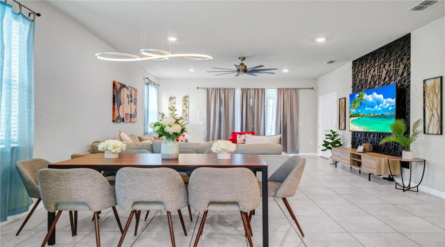 DAVENPORT, Florida 33897, 6 Bedrooms Bedrooms, ,4 BathroomsBathrooms,Residential,For Sale,LANA,0,MFRO6411602