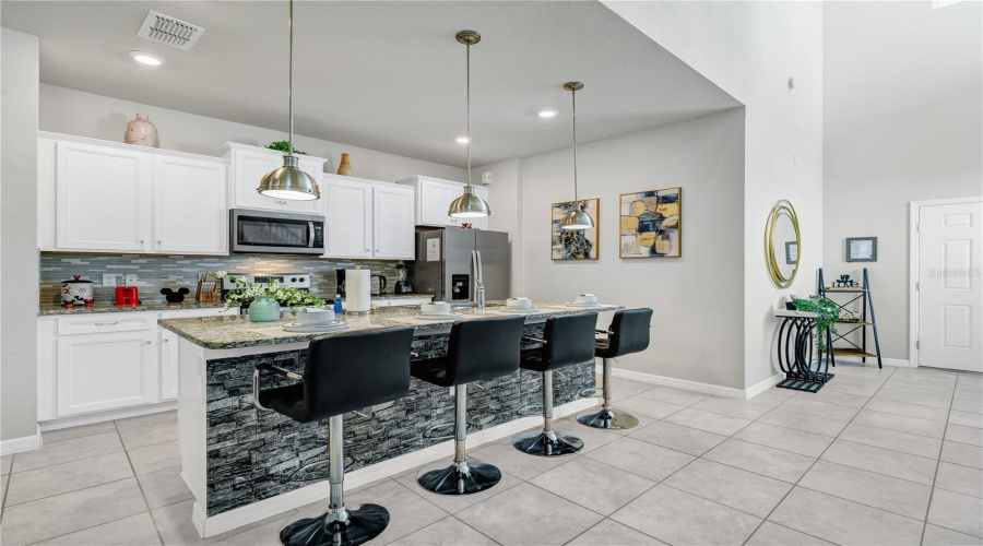 DAVENPORT, Florida 33897, 6 Bedrooms Bedrooms, ,4 BathroomsBathrooms,Residential,For Sale,LANA,0,MFRO6411602