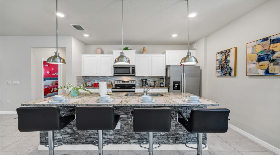 DAVENPORT, Florida 33897, 6 Bedrooms Bedrooms, ,4 BathroomsBathrooms,Residential,For Sale,LANA,0,MFRO6411602