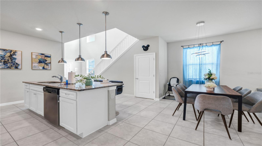 DAVENPORT, Florida 33897, 6 Bedrooms Bedrooms, ,4 BathroomsBathrooms,Residential,For Sale,LANA,0,MFRO6411602
