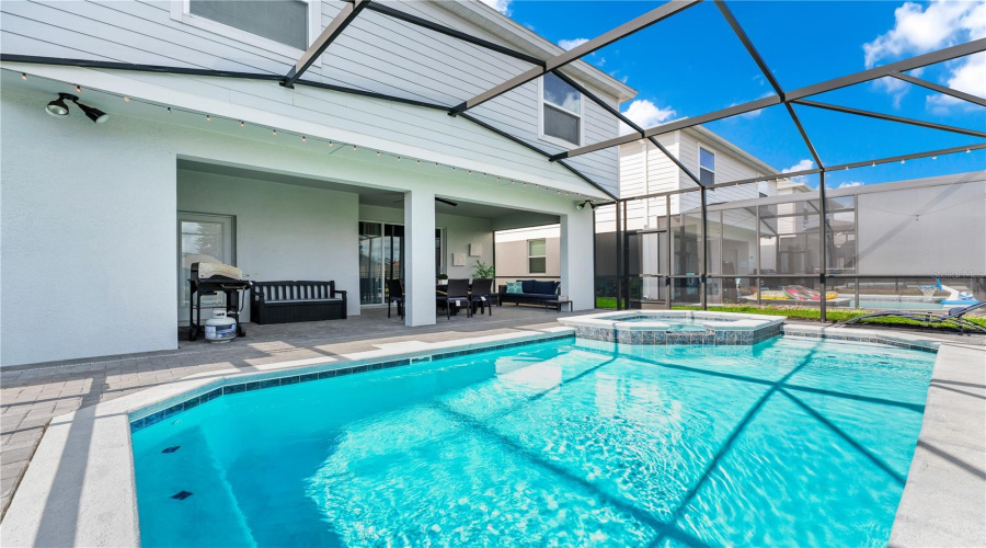 DAVENPORT, Florida 33897, 6 Bedrooms Bedrooms, ,4 BathroomsBathrooms,Residential,For Sale,LANA,0,MFRO6411602