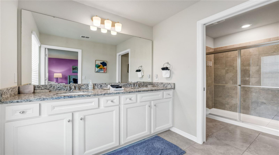 DAVENPORT, Florida 33897, 6 Bedrooms Bedrooms, ,4 BathroomsBathrooms,Residential,For Sale,LANA,0,MFRO6411602