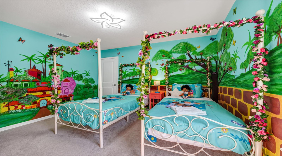 DAVENPORT, Florida 33897, 6 Bedrooms Bedrooms, ,4 BathroomsBathrooms,Residential,For Sale,LANA,0,MFRO6411602