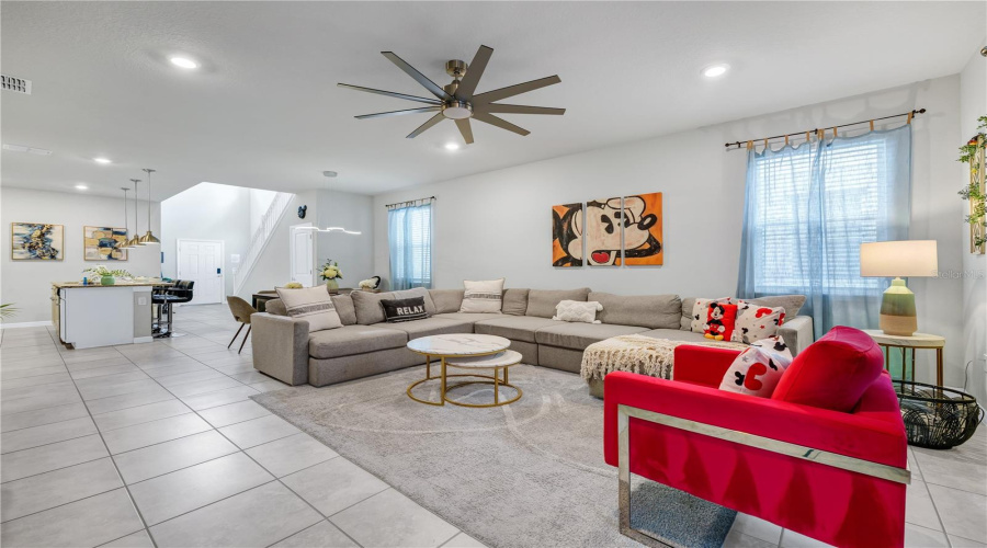 DAVENPORT, Florida 33897, 6 Bedrooms Bedrooms, ,4 BathroomsBathrooms,Residential,For Sale,LANA,0,MFRO6411602