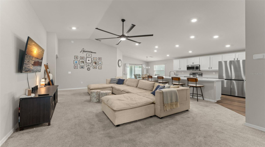 DAVENPORT, Florida 33837, 4 Bedrooms Bedrooms, ,2 BathroomsBathrooms,Residential,For Sale,MOUNTAIN FLOWER,0,MFRO6411570