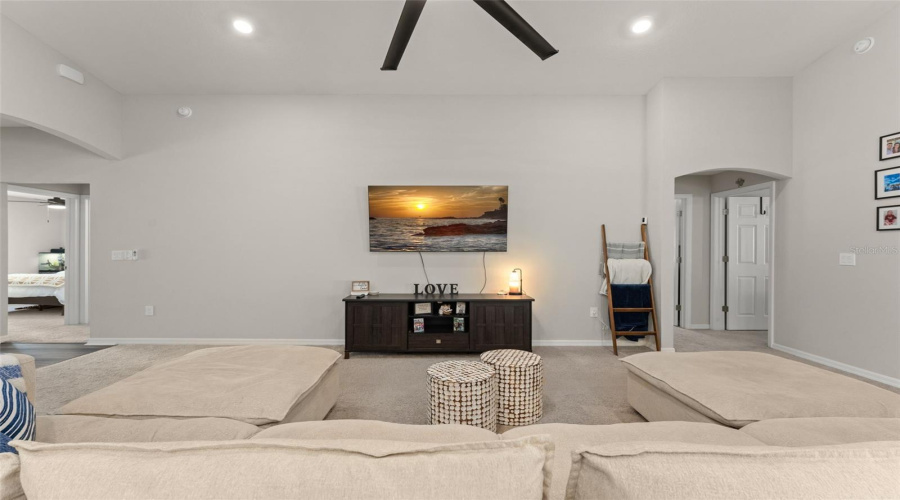 DAVENPORT, Florida 33837, 4 Bedrooms Bedrooms, ,2 BathroomsBathrooms,Residential,For Sale,MOUNTAIN FLOWER,0,MFRO6411570