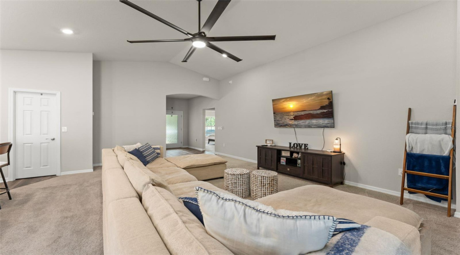 DAVENPORT, Florida 33837, 4 Bedrooms Bedrooms, ,2 BathroomsBathrooms,Residential,For Sale,MOUNTAIN FLOWER,0,MFRO6411570