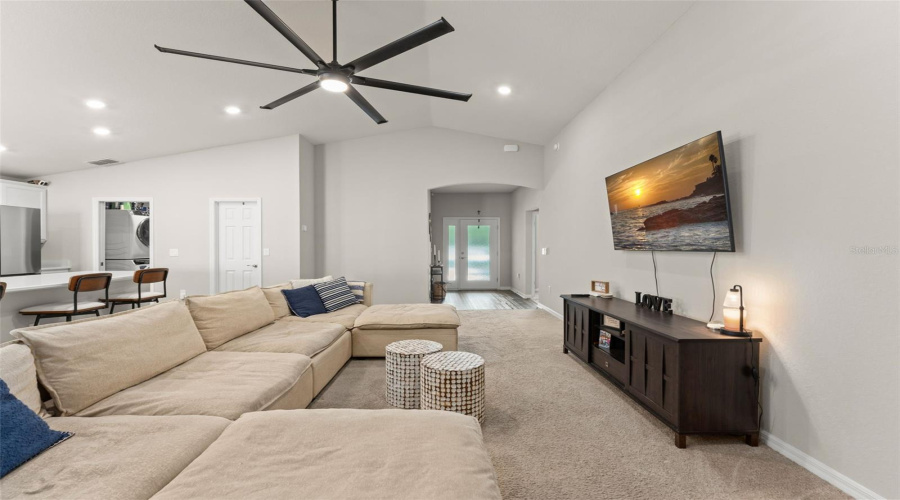 DAVENPORT, Florida 33837, 4 Bedrooms Bedrooms, ,2 BathroomsBathrooms,Residential,For Sale,MOUNTAIN FLOWER,0,MFRO6411570