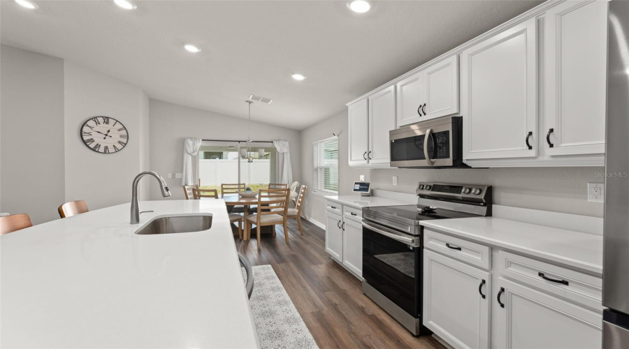 DAVENPORT, Florida 33837, 4 Bedrooms Bedrooms, ,2 BathroomsBathrooms,Residential,For Sale,MOUNTAIN FLOWER,0,MFRO6411570