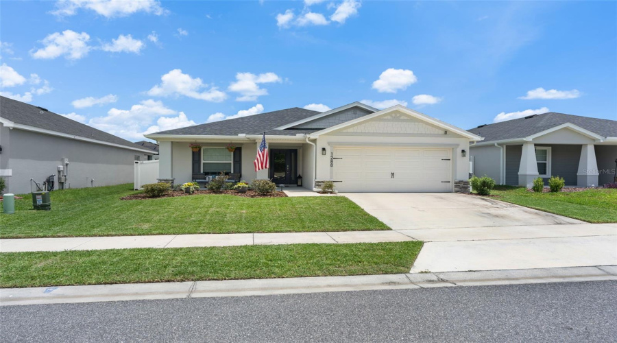 DAVENPORT, Florida 33837, 4 Bedrooms Bedrooms, ,2 BathroomsBathrooms,Residential,For Sale,MOUNTAIN FLOWER,0,MFRO6411570