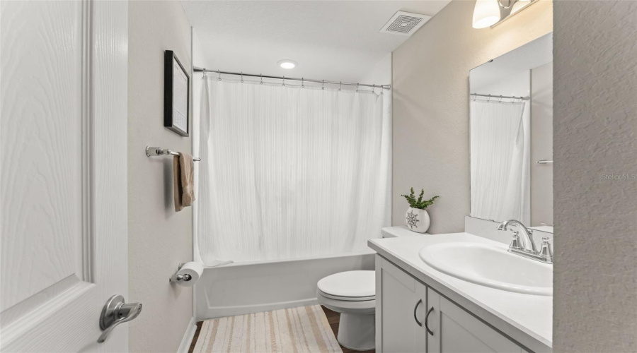 DAVENPORT, Florida 33837, 4 Bedrooms Bedrooms, ,2 BathroomsBathrooms,Residential,For Sale,MOUNTAIN FLOWER,0,MFRO6411570