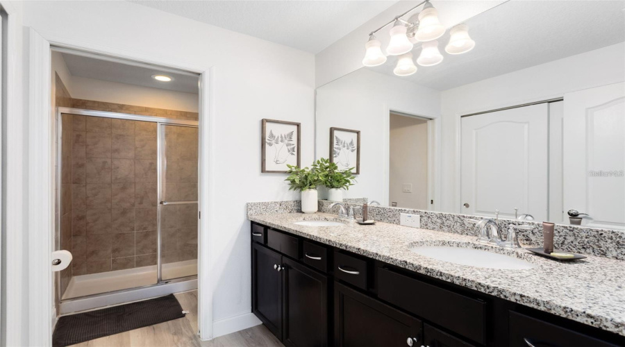 KISSIMMEE, Florida 34747, 5 Bedrooms Bedrooms, ,4 BathroomsBathrooms,Residential,For Sale,ADRIATICO,0,MFRO6411777