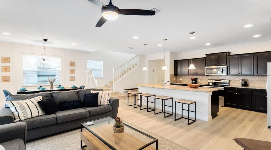 KISSIMMEE, Florida 34747, 5 Bedrooms Bedrooms, ,4 BathroomsBathrooms,Residential,For Sale,ADRIATICO,0,MFRO6411777
