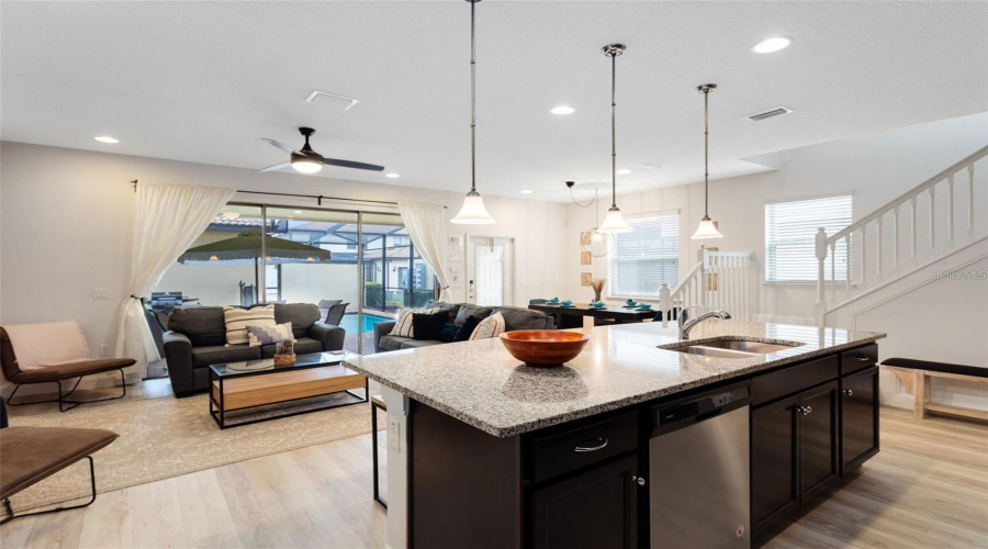 KISSIMMEE, Florida 34747, 5 Bedrooms Bedrooms, ,4 BathroomsBathrooms,Residential,For Sale,ADRIATICO,0,MFRO6411777