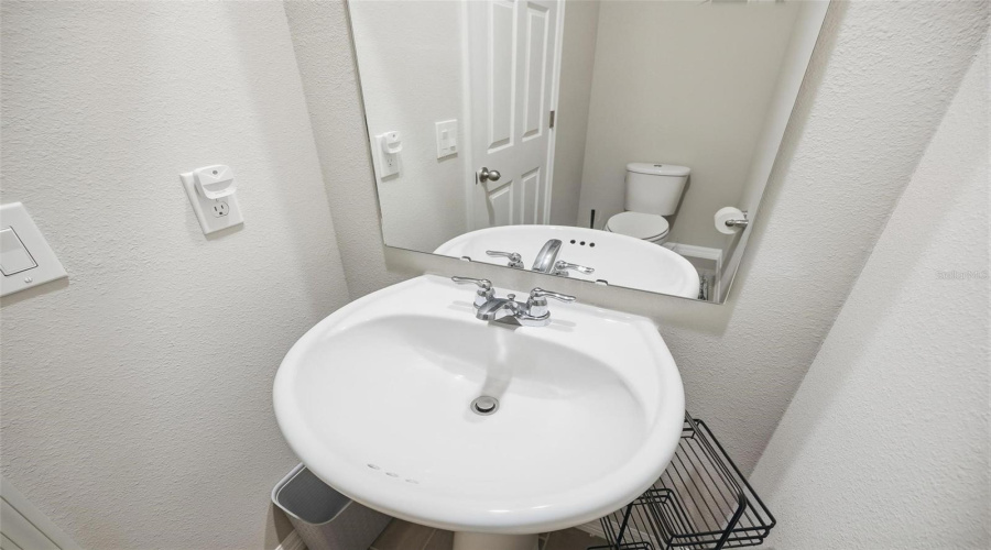 Downstairs 1/2 bath