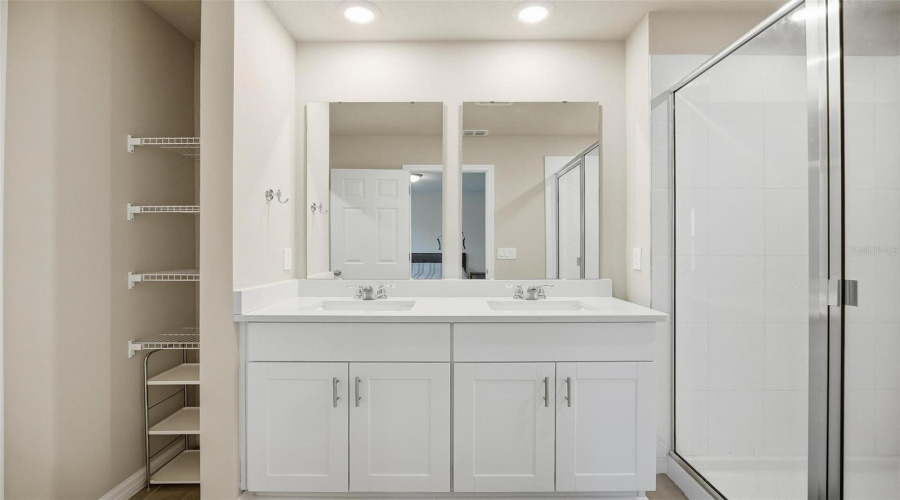 ensuite primary bathroom