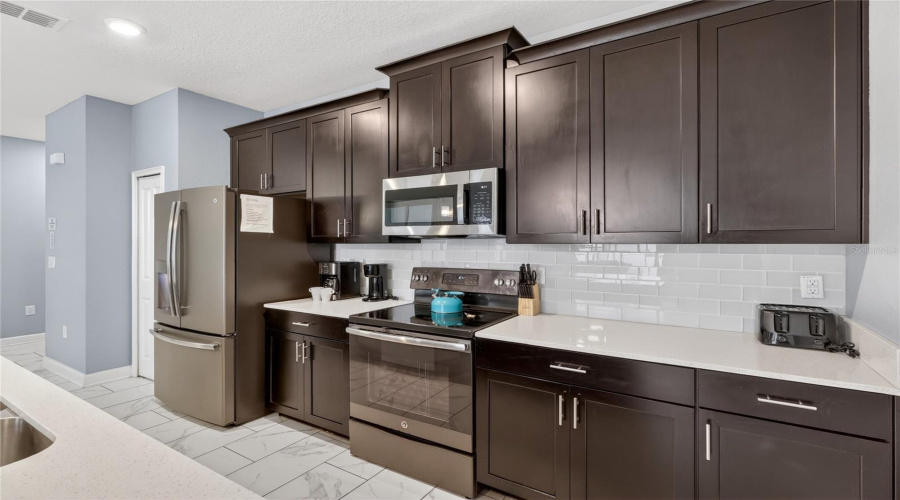 DAVENPORT, Florida 33896, 4 Bedrooms Bedrooms, ,3 BathroomsBathrooms,Residential,For Sale,STINGER,0,MFRO6411287