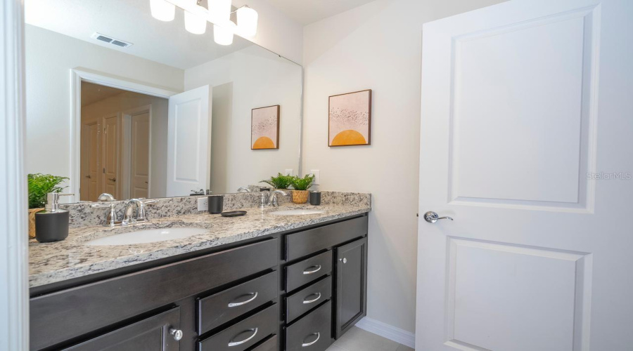 DAVENPORT, Florida 33897, 5 Bedrooms Bedrooms, ,4 BathroomsBathrooms,Residential,For Sale,LANA,0,MFRO6411079