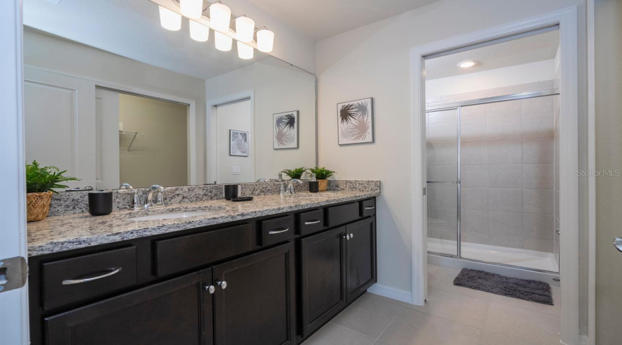 DAVENPORT, Florida 33897, 5 Bedrooms Bedrooms, ,4 BathroomsBathrooms,Residential,For Sale,LANA,0,MFRO6411079