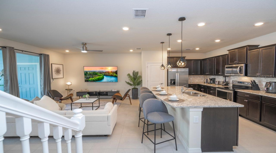 DAVENPORT, Florida 33897, 5 Bedrooms Bedrooms, ,4 BathroomsBathrooms,Residential,For Sale,LANA,0,MFRO6411079