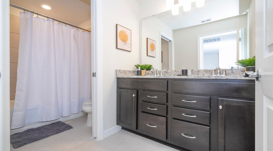 DAVENPORT, Florida 33897, 5 Bedrooms Bedrooms, ,4 BathroomsBathrooms,Residential,For Sale,LANA,0,MFRO6411079