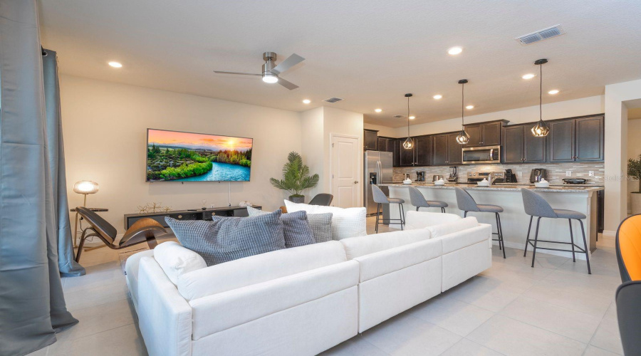 DAVENPORT, Florida 33897, 5 Bedrooms Bedrooms, ,4 BathroomsBathrooms,Residential,For Sale,LANA,0,MFRO6411079