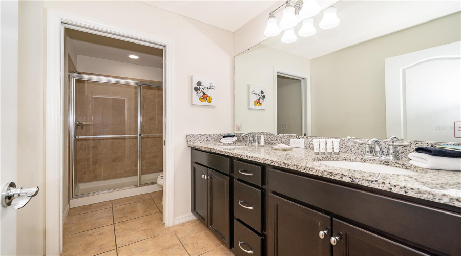KISSIMMEE, Florida 34747, 7 Bedrooms Bedrooms, ,5 BathroomsBathrooms,Residential,For Sale,NICE,0,MFRO6411765