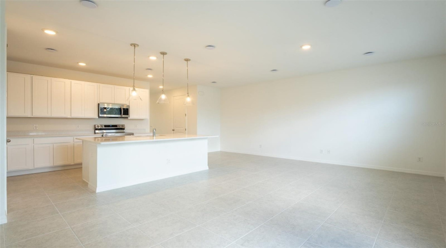 DAVENPORT, Florida 33896, 3 Bedrooms Bedrooms, ,2 BathroomsBathrooms,Residential,For Sale,PLANTATION,0,MFRS5150798