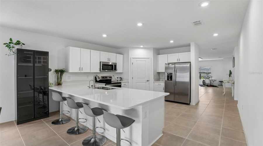 DAVENPORT, Florida 33897, 4 Bedrooms Bedrooms, ,2 BathroomsBathrooms,Residential,For Sale,COSTA BLANCA,0,MFRO6410948