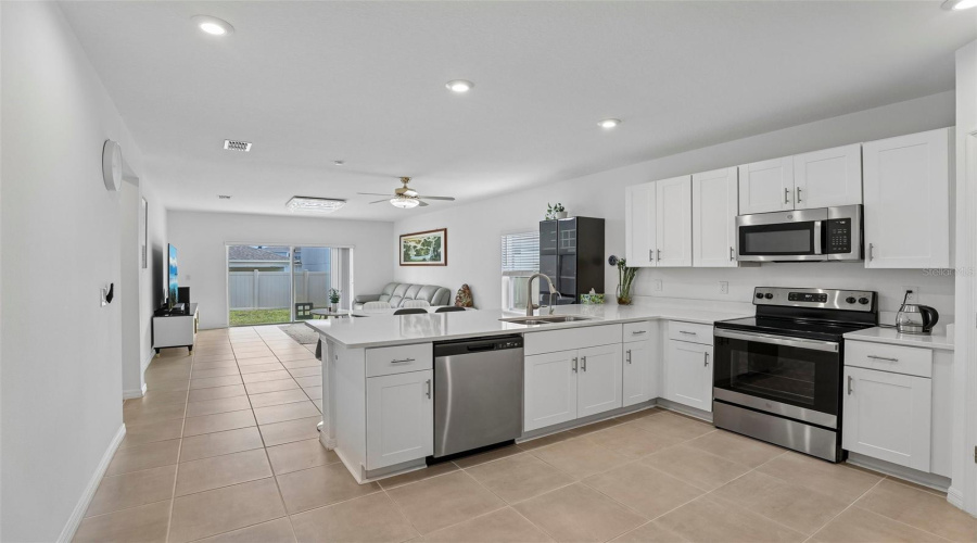DAVENPORT, Florida 33897, 4 Bedrooms Bedrooms, ,2 BathroomsBathrooms,Residential,For Sale,COSTA BLANCA,0,MFRO6410948
