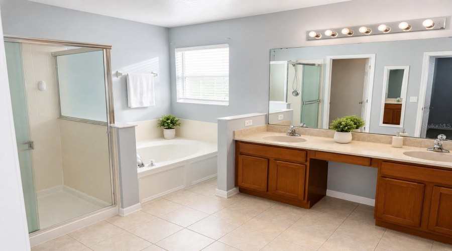 KISSIMMEE, Florida 34746, 5 Bedrooms Bedrooms, ,3 BathroomsBathrooms,Residential,For Sale,PATRICIAN,0,MFRO6411446