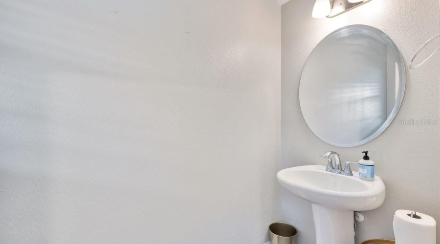 KISSIMMEE, Florida 34746, 4 Bedrooms Bedrooms, ,2 BathroomsBathrooms,Residential,For Sale,CANYON BREEZE,0,MFRTB8513879