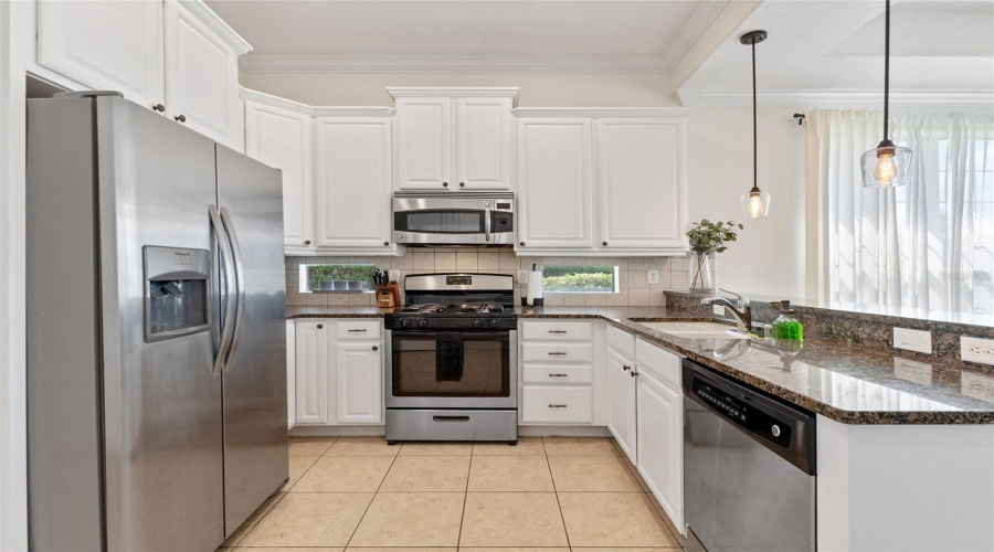 KISSIMMEE, Florida 34747, 5 Bedrooms Bedrooms, ,5 BathroomsBathrooms,Residential,For Sale,EUSTON DR,0,MFRS5150888
