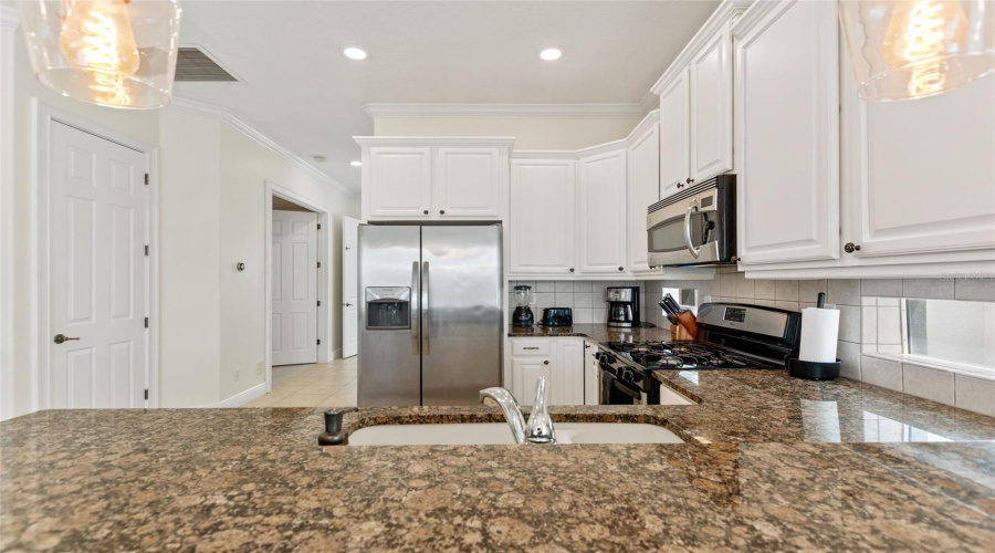KISSIMMEE, Florida 34747, 5 Bedrooms Bedrooms, ,5 BathroomsBathrooms,Residential,For Sale,EUSTON DR,0,MFRS5150888