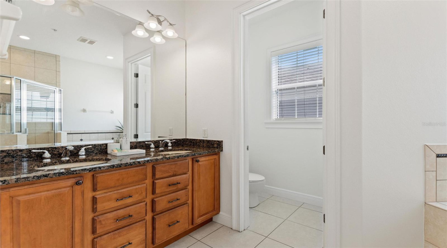 KISSIMMEE, Florida 34747, 5 Bedrooms Bedrooms, ,5 BathroomsBathrooms,Residential,For Sale,EUSTON DR,0,MFRS5150888